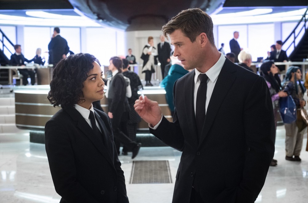 men-in-black-international-image-tessa-thompson-chris-hemsworth