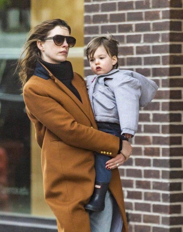 sssannehathaway039