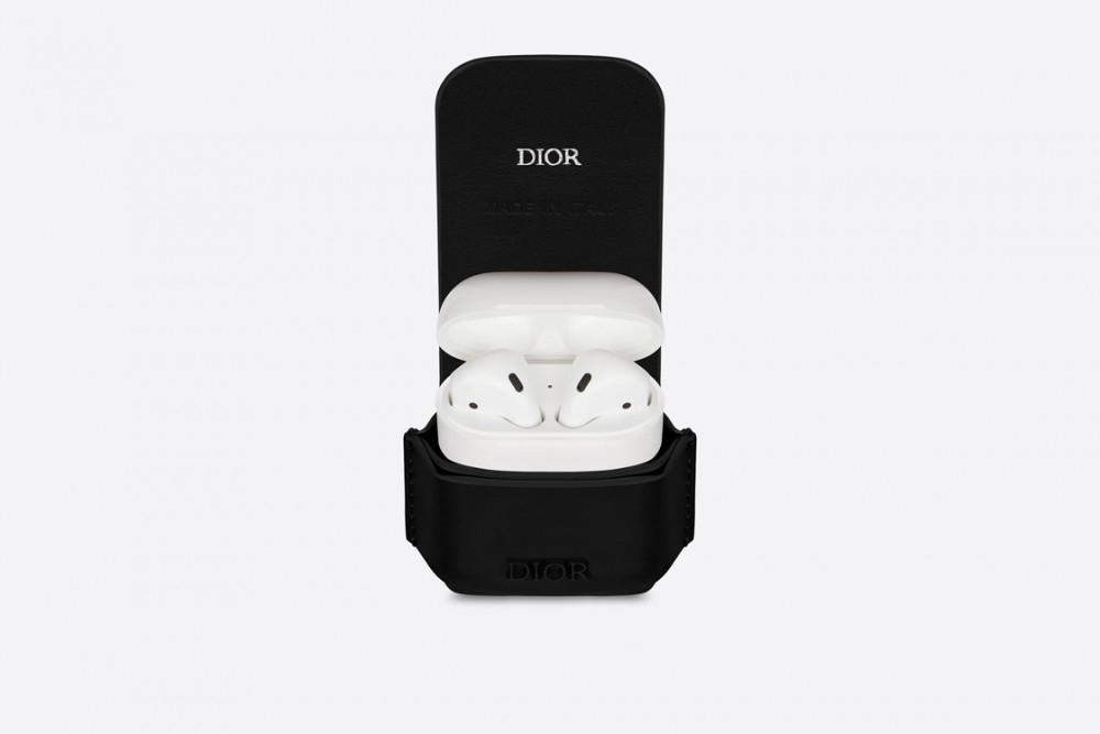 opportunity-cost-dior-men-airpods-case-style-fashion-menswear-accessories-luxury-shopping-esquire-singapore-esquiresg-13