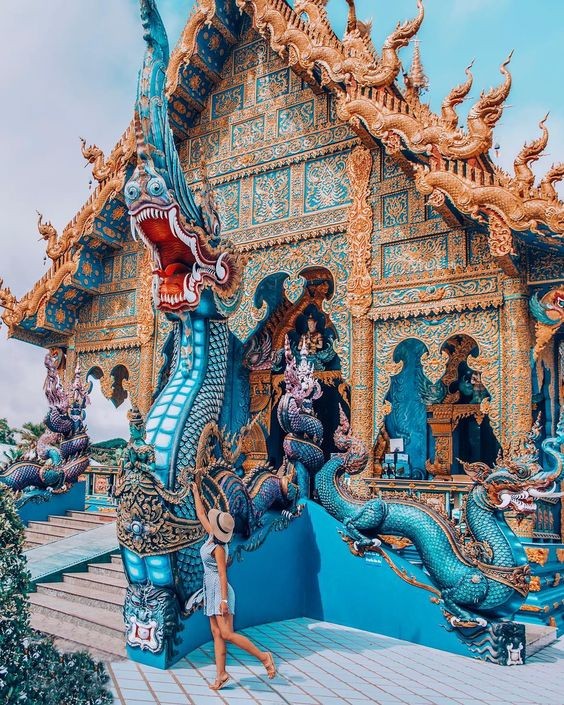 主題寺廟和周邊神獸的配套建築非常和諧