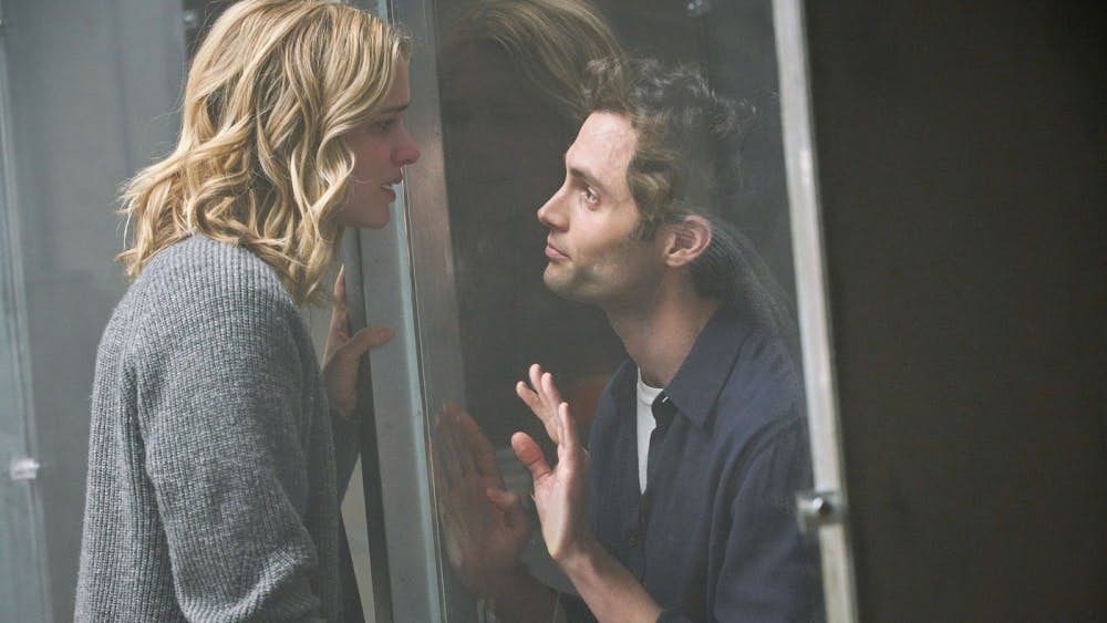 You-Finale-Lifetime-Penn-Badgley-Elizabeth-Lail1