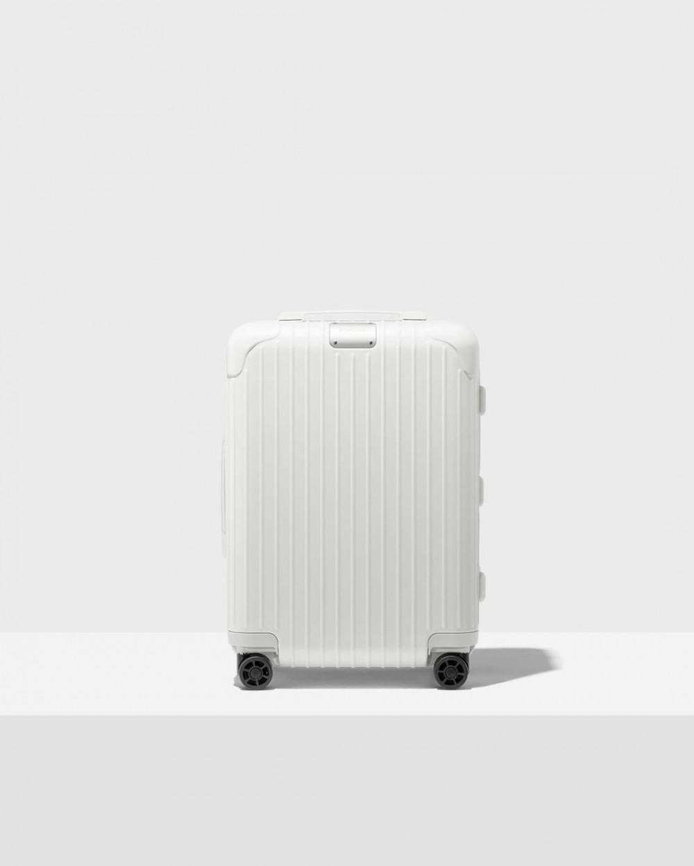RIMOWA Essential Cabin瞬間引起熱議