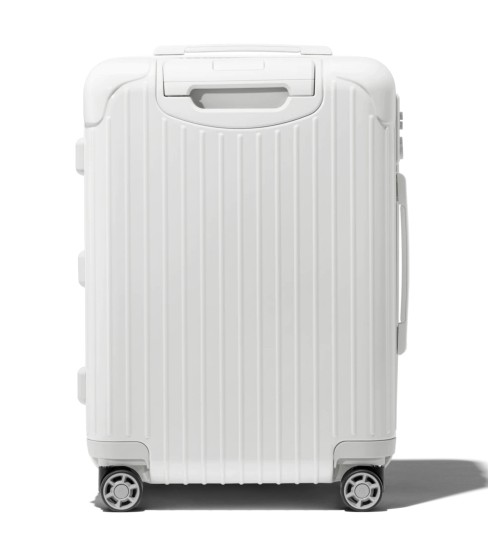 RIMOWA 行李箱也好像是全球潮流人士的必備品之一