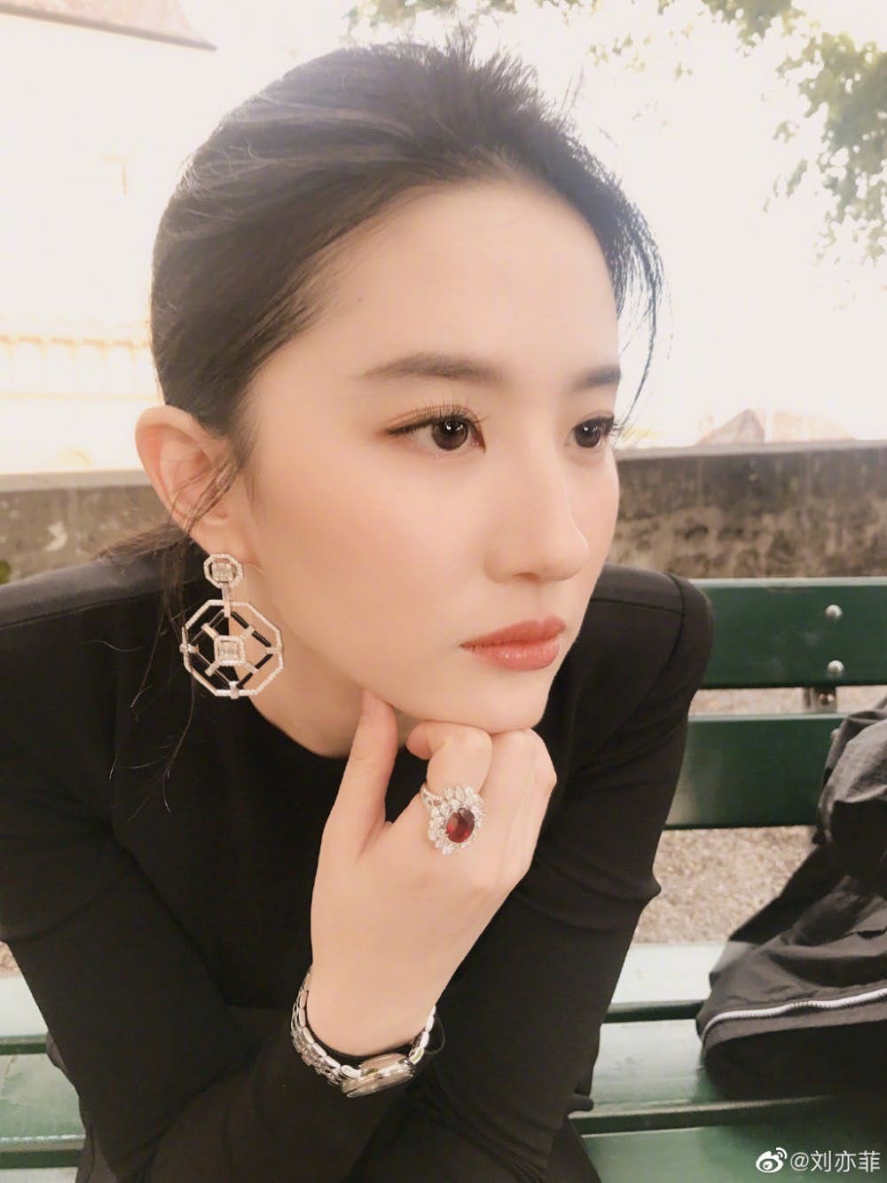 劉亦菲
