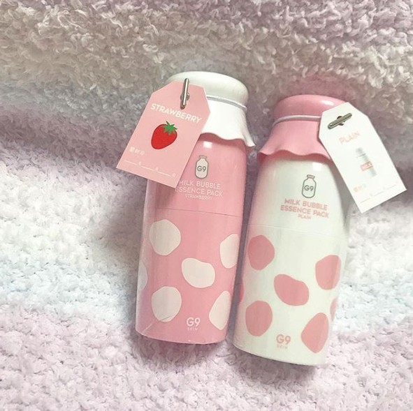 一共有 2 款選擇,粉紅色瓶身的是針對著毛孔、肌膚紋理及角質問題,而白色瓶身就針對肌膚暗沉與乾燥問題