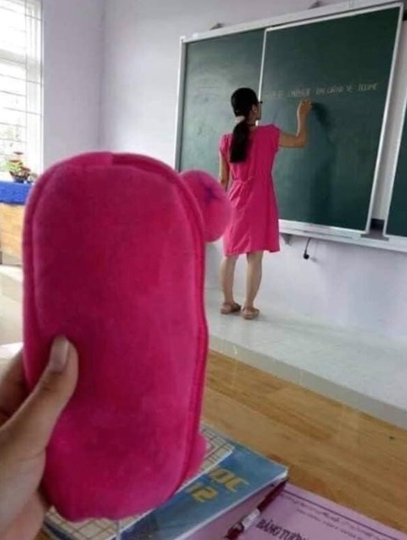 15701602552259