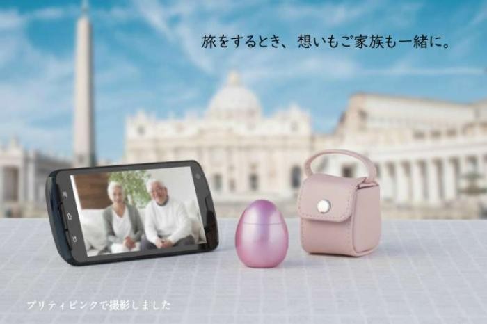 而日本殯葬公司就推出了一款可隨身攜帶的「迷你骨灰蛋」,讓你可以安全攜帶著親人的骨灰去旅行