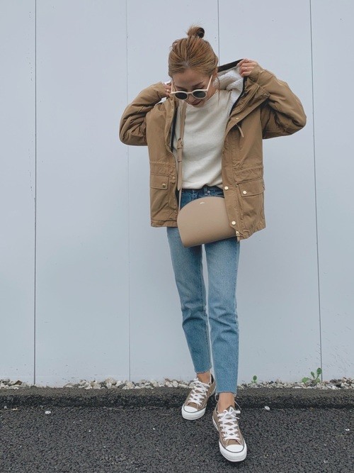 CONVERSE推出顯瘦奶茶色拖鞋