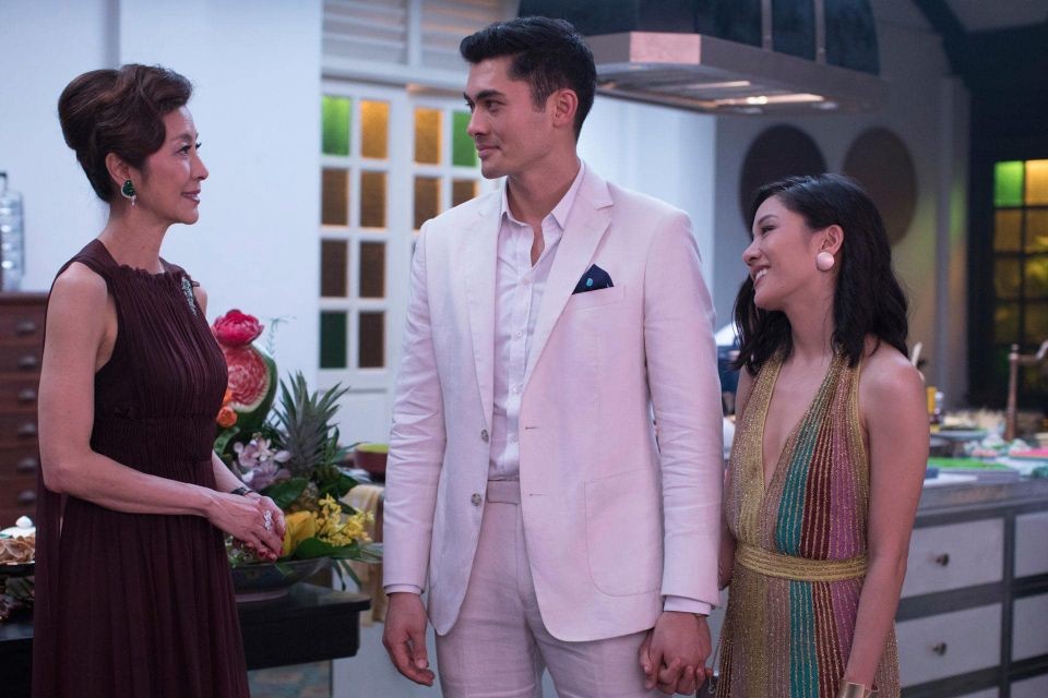 出身平凡的瑞秋也因此被尼克的媽媽埃利諾和嫲嫲嚴重羞辱