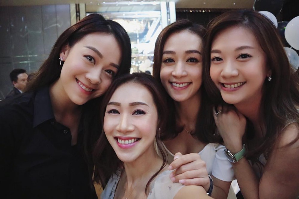 網民質疑一家持加拿大護照的黃心妙只是在口頭上自稱自己愛國