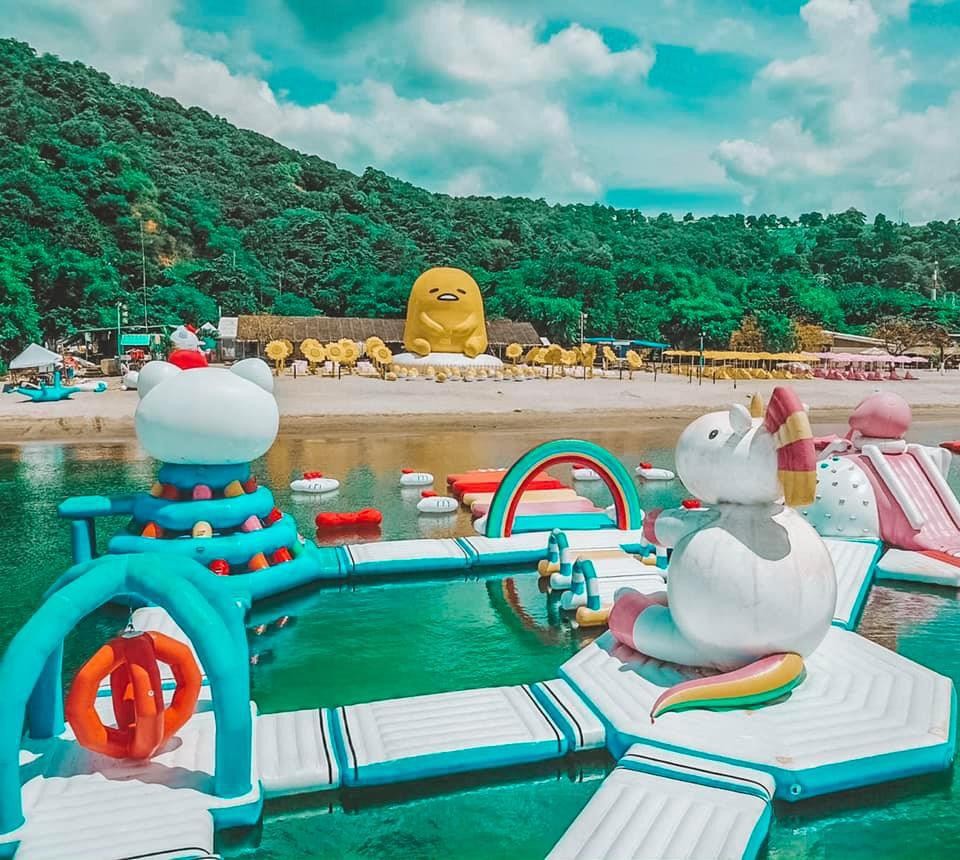 這個水上充氣樂園「Sanrio Float Town」是期間限定的