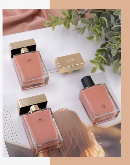 日常又百搭的裸粉膚色,無論任何造型都可以輕鬆carry