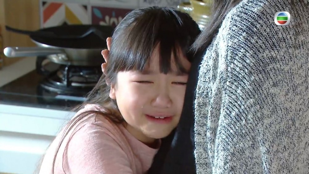 在劇中張晴(黃雪兒飾)發現迎風(田蕊妮飾)自殺並阻止