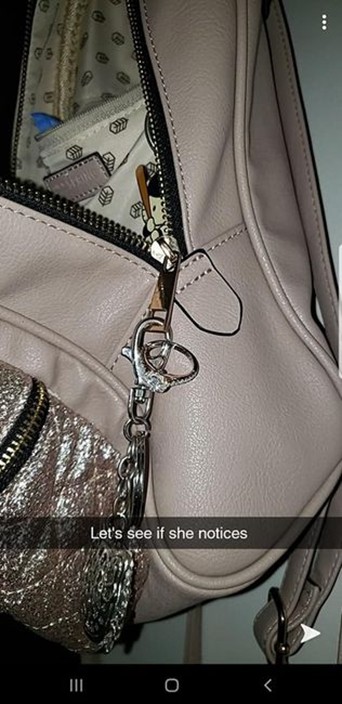 也有試過放在女友的袋中或信箱