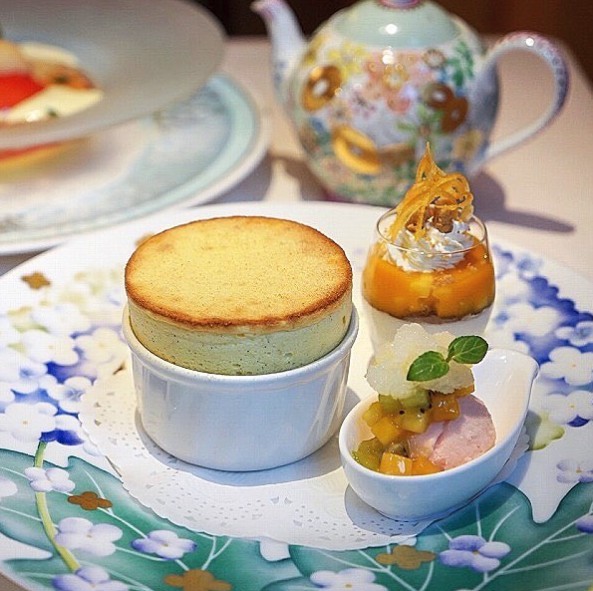 這間的梳乎厘是芝士口味,以奶油芝士、白奶酪和帕馬森乾酪三種芝士混合一起烤出來