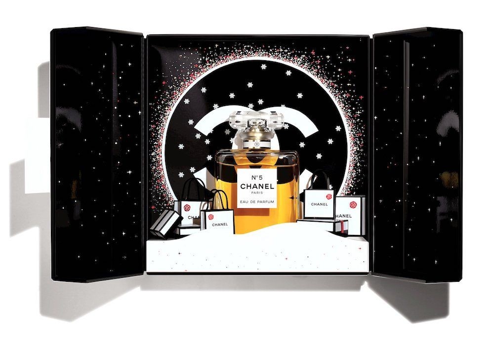 CHANEL今年聖誕與Jean-Paul Goude合作,在聖誕推出了四款獨家限量版香水套裝