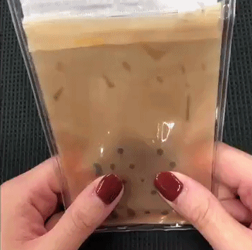 在上班或上課的時候,捏一捏筆袋裡面的逼真珍珠可以替你消除壓力