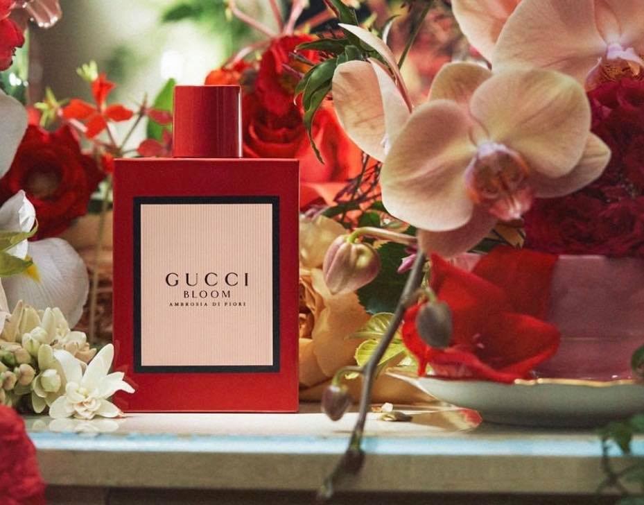 這是Gucci Bloom花悅系列香氛推出的全新「Gucci Bloom Ambrosia di Fiori」