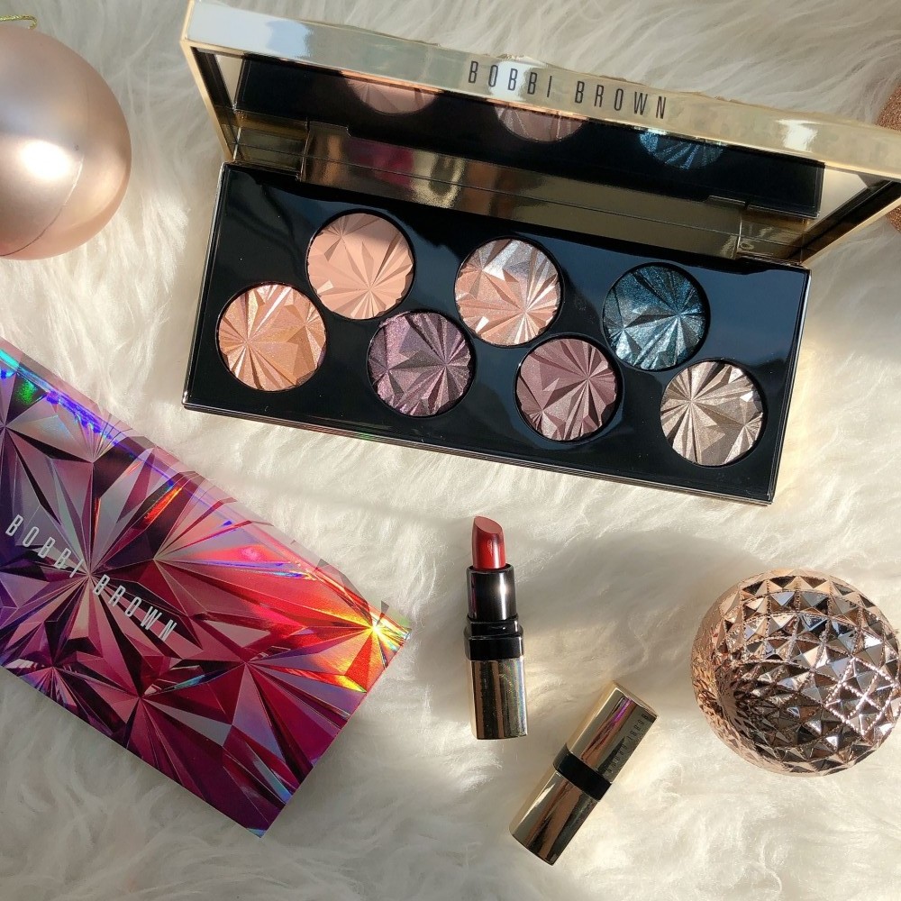 BOBBI BROWN 7 色柔絲炫彩眼影盤