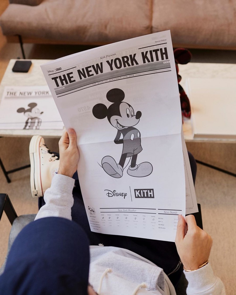 最近紐約時尚品牌KITH、人氣鞋履品牌Converse鞋及迪士尼三方聯手,推出令人眼前一亮的三款不同材質的米奇聯名鞋