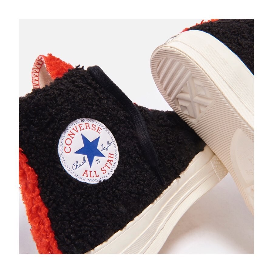 同時這也是代表著米奇的經典色系,冬季時穿上它,保暖之餘又夠亮眼。