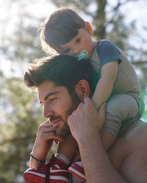 他不只是model,更是演員和「貝特曼武術學院」的創辦人