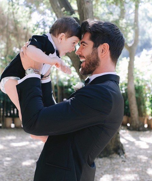 這位天菜男神在去年9月正式當爸爸,他的可愛兒子叫Chase,也在今年夏天與老婆補辦婚禮。