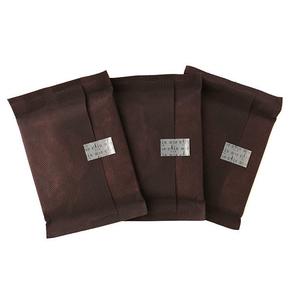 很多女生看到全新純黑包裝的衛生巾都感到超讚的