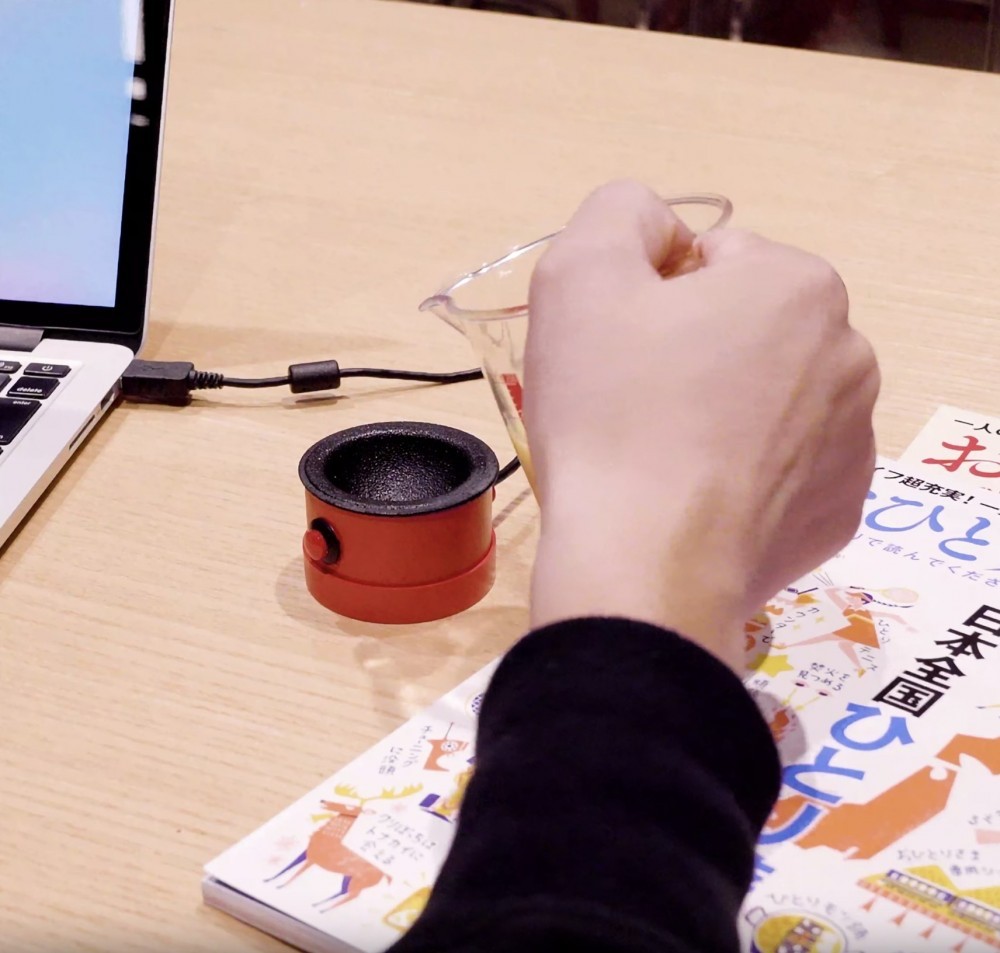 只是插上USB就用得,放在電腦旁邊也不佔位,開機後等幾分鐘就食到,真的好心動!