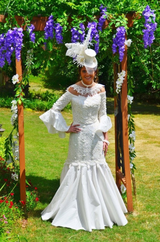 因為她們認為一般新人在結婚時,已需面對婚禮及飲宴等龐大的開支。