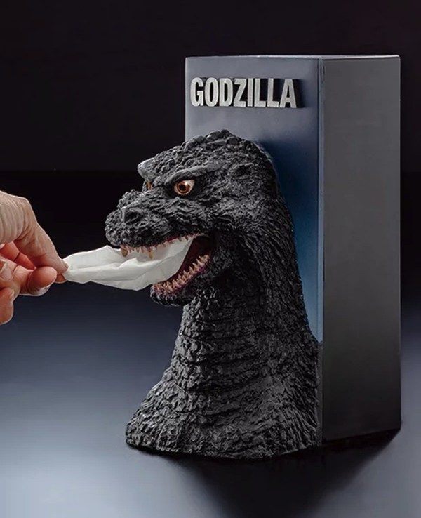 這款「平成哥斯拉紙巾盒」的外形完全感受到哥斯拉的震撼魄力，把抽取式紙裝巾進黑色的箱子之後，就可以從哥斯拉的口中抽出紙巾