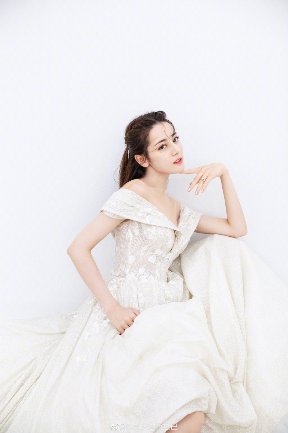 63885668ly1g7zy805rtjj23gg56o4r3