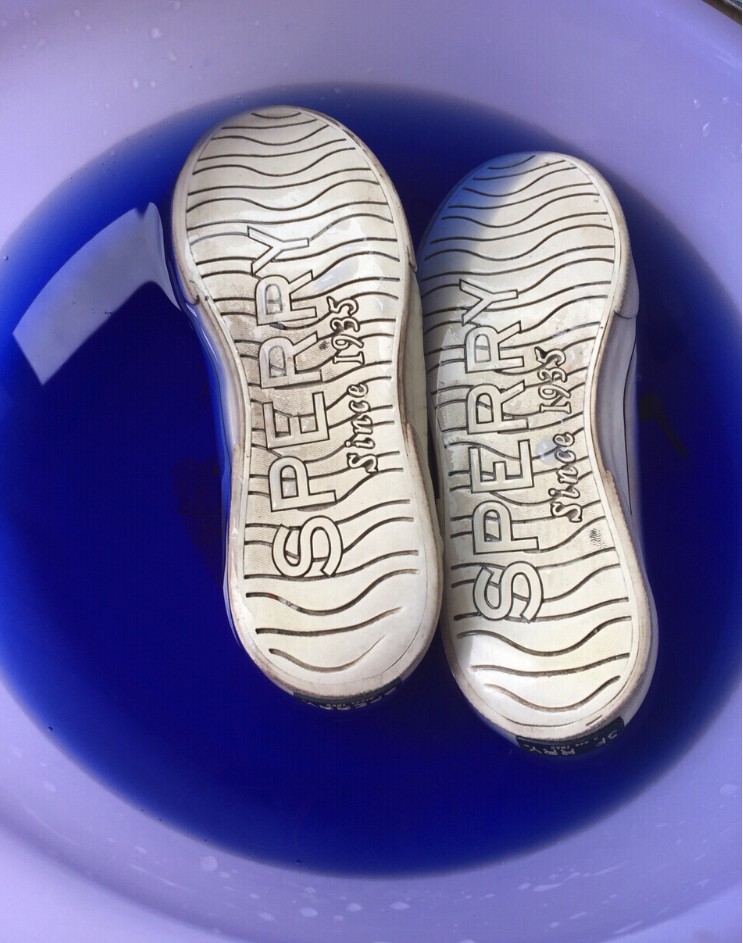 洗小白鞋要加藍墨水