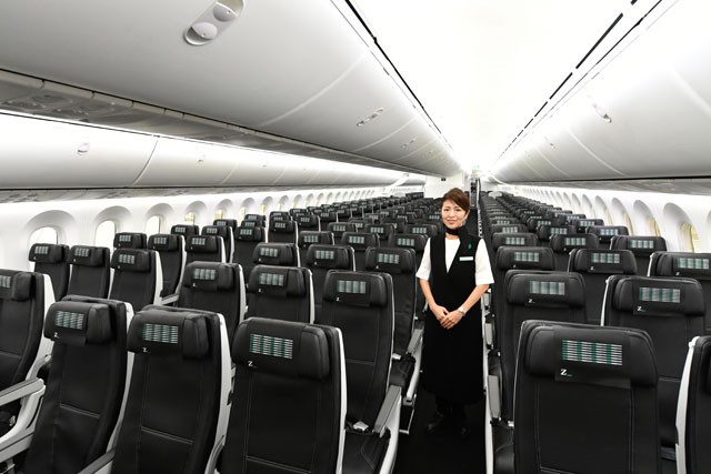 機艙內裝就以黑白色為主,經典又時髦,重點是配色自帶高質感