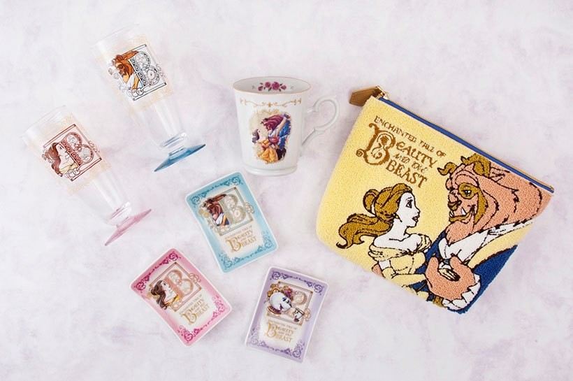 最近也公開了一些美女與野獸的限定周邊商品,還有玫瑰花圈,相信會成為新人氣頭飾啊~