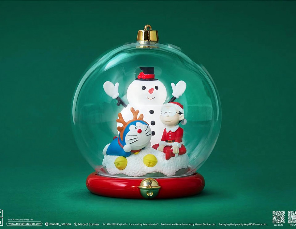 今個聖誕,除了「多啦A夢發光聖誕樹」必收藏,還有另一款剛上市不久的「多啦A夢水晶球」(Doraemon Joyous X'mas Bauble 2019)