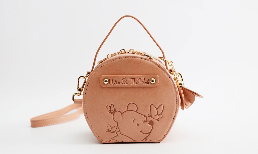 別看小圓包小小一個，它可以裝到的容量也是非常多啊～