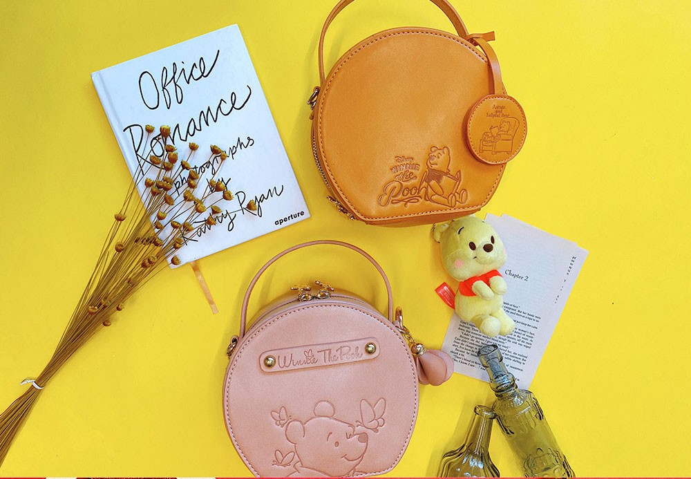 別看小圓包小小一個，它可以裝到的容量也是非常多啊～