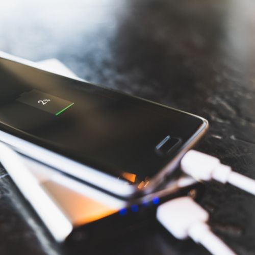 就算iPhone剛好沒電也不怕,當開啟「EPSM」模式後,裝置立即會進入「超級省電模式」