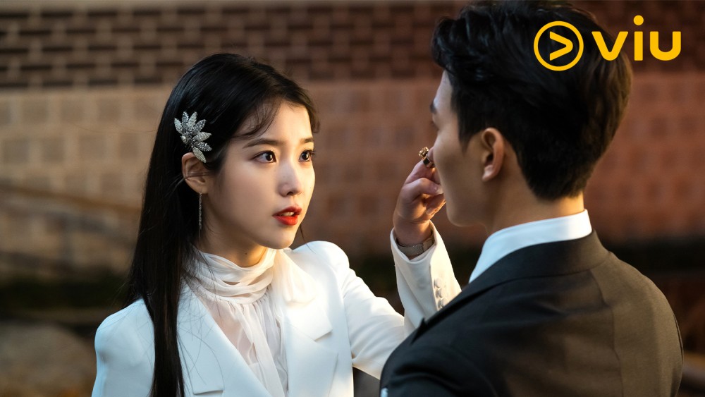 有些女生總覺得與男生一起，就要他管接管送、請吃飯、每個月要買禮物，經常都只有男生付出，這樣下去