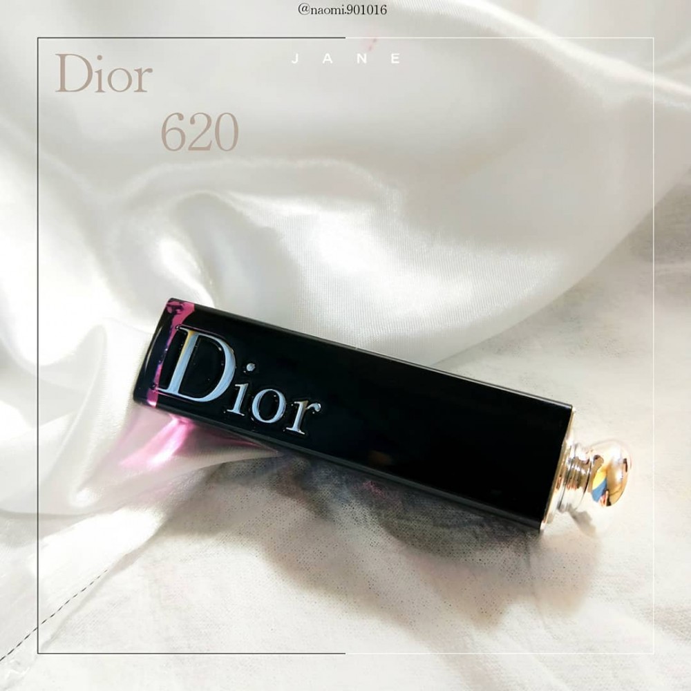 Dior唇膏的包裝向來都極高質感,不少女生也是會衝著它的包裝而入手