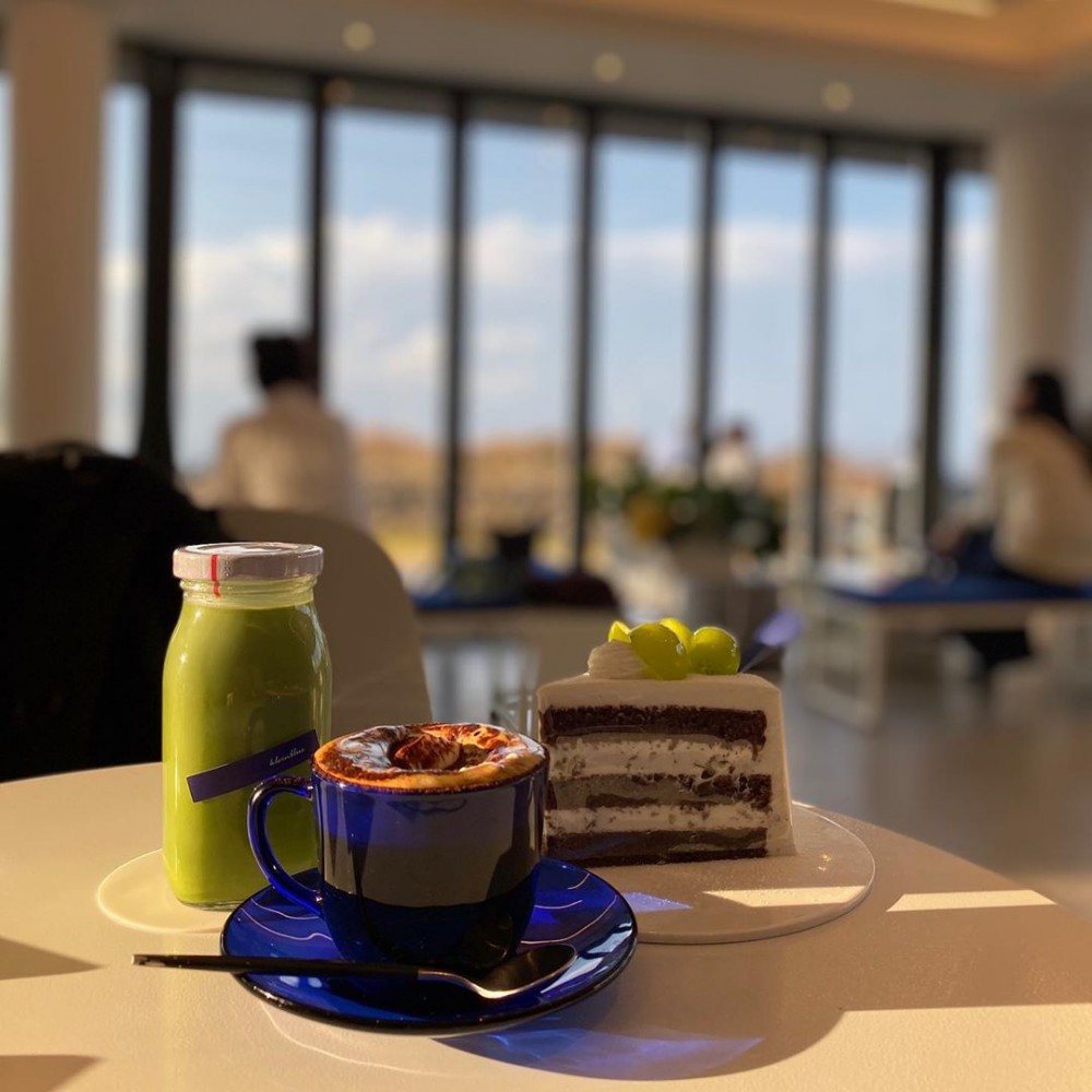 第一層是CAFE BAR,這裡的與飲料都挺不錯,可以喝一杯咖啡、吃甜點