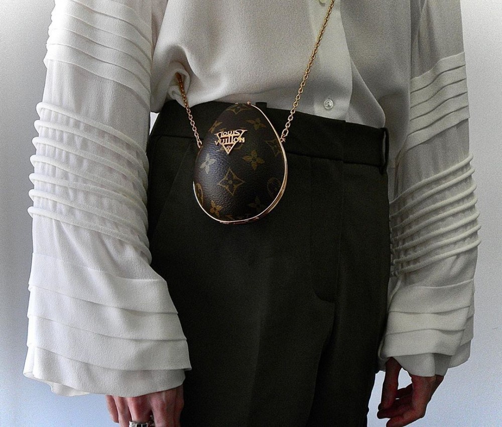 當然如果沒有用AirPods的你，也可以裝一些小小的隨身物，如小飾品、唇膏等都可以