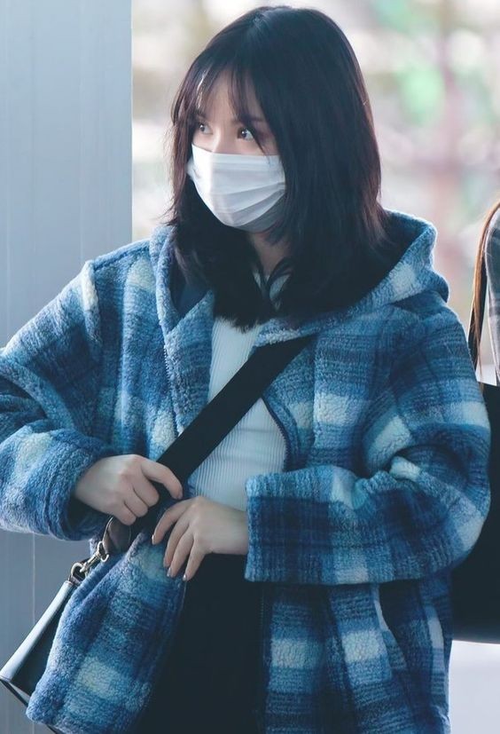 告示以簡體中文寫成，但文句不通順，相信是以翻譯軟件來翻譯，寫著：「散布冠狀病毒的中國人種進入商店禁止」