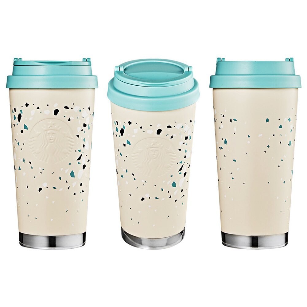 薄荷綠色X奶油白色的隨行杯，上面不規則的圖案較多，看起來就像是薄荷白巧克力一樣～～