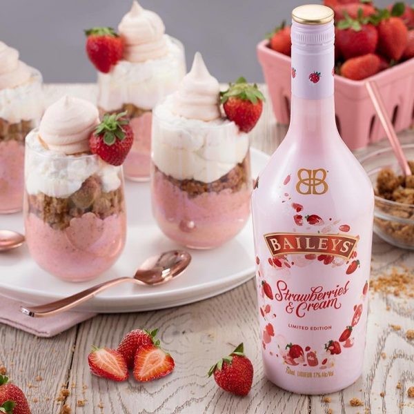 Baileys Strawberries & Cream 草莓忌廉甜酒原本是英國、澳洲等限定販售