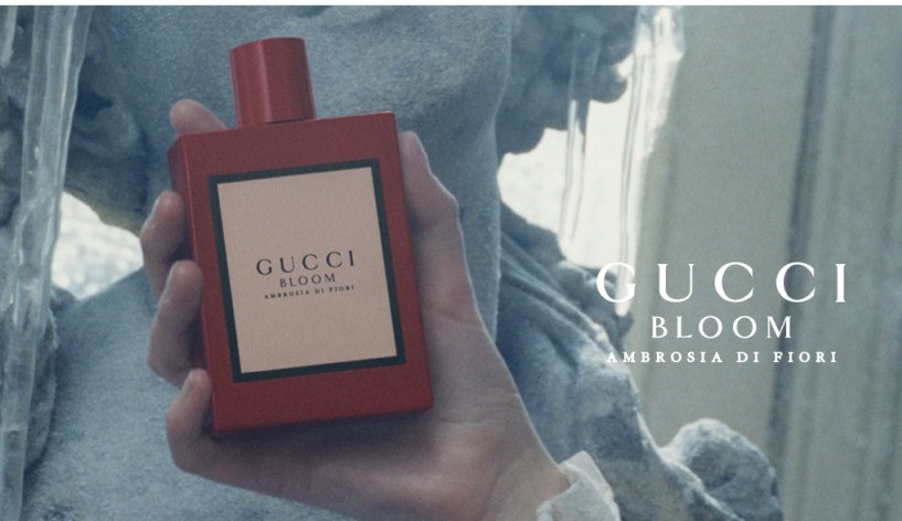 全新 Gucci Bloom Ambrosia di Fiori雖然不是新春限定版,但是紅色的包裝卻超有喜慶的氛圍