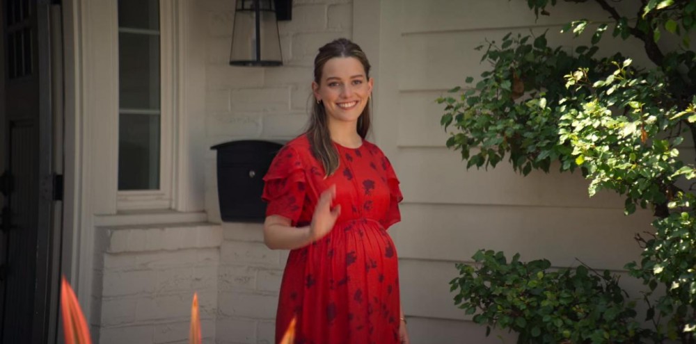 當男主角打算去自首之時，Love卻告訴他自己已經懷上了他的孩子，兩人一起搬往郊區準備展開全新的家庭生活。