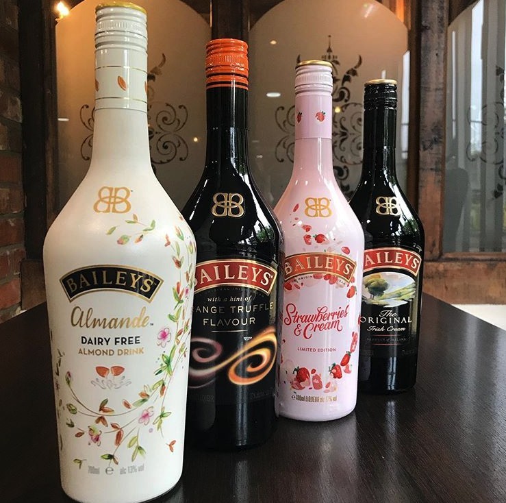 Baileys的甜酒一向深受女士歡迎,奶油混合威士忌的順滑口感讓人一喝愛上