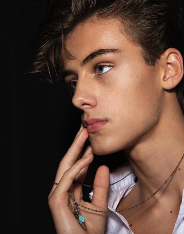 「世界第一帥正太」16歲顏值逆天 憑夢幻藍鑽眼睛+天使氣質爆紅 GirlStyle 女生日常